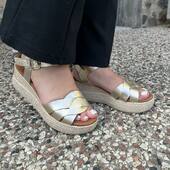 Nos sandales d'été à talons compensés ... Les quelles vous feront craquer ?☀🥰
#chaussures #sandales #été #goodstep #shoppinghauteloire #mode #yssingeaux #lepuyenvelay #hauteloire43